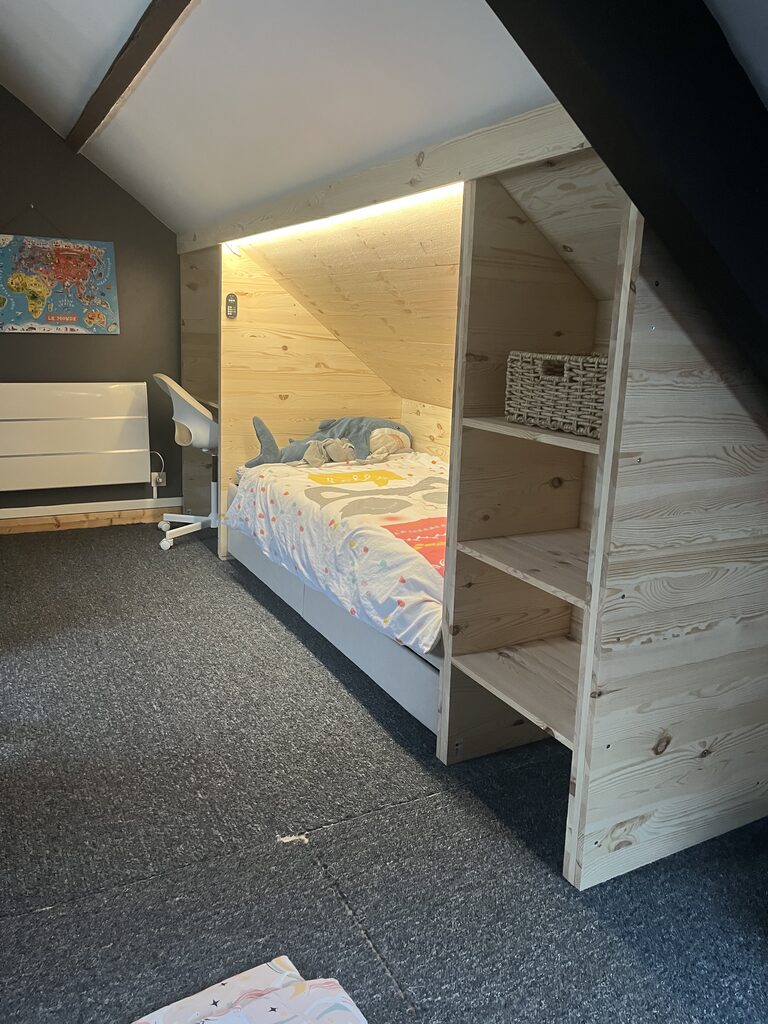 Lit sous pente sur mesure